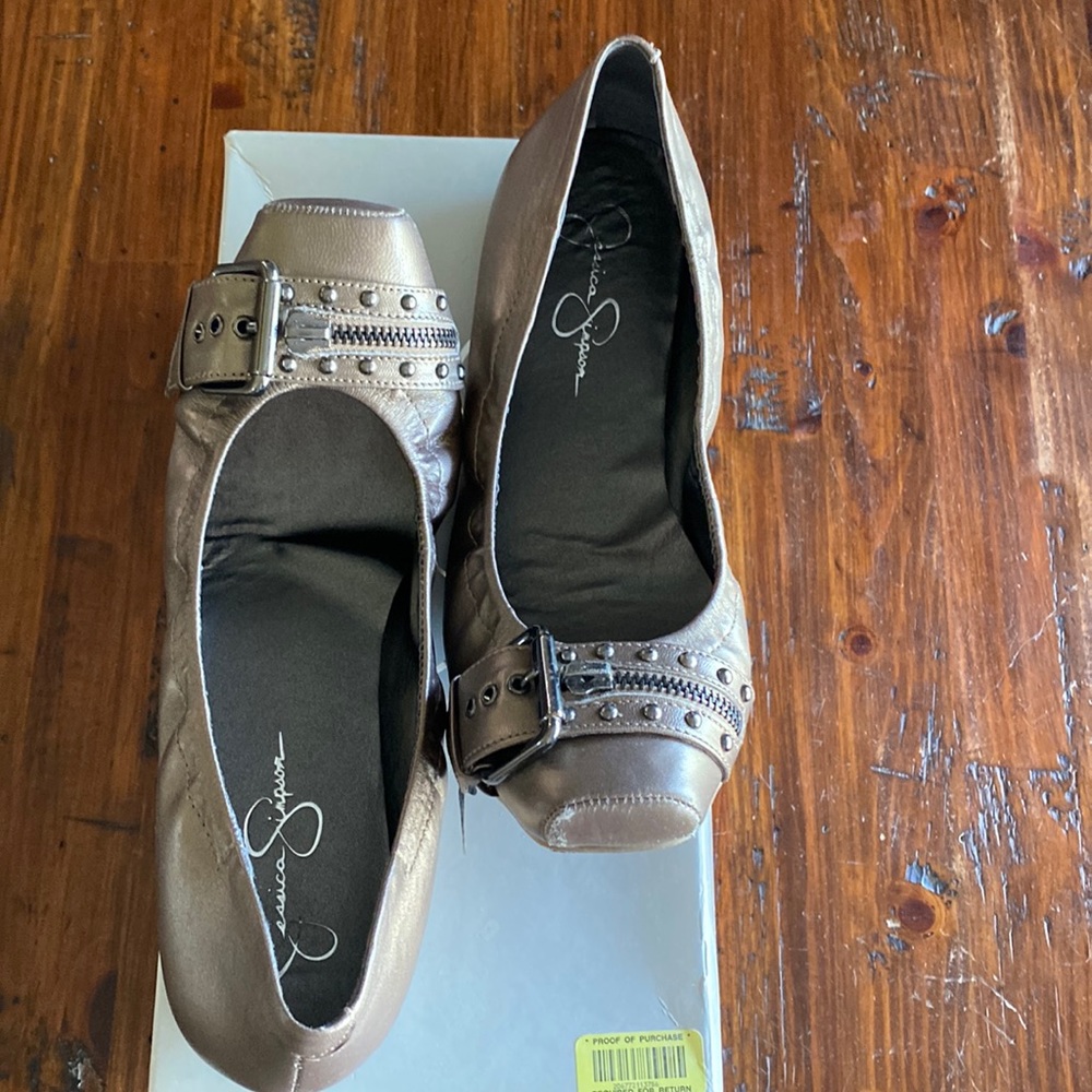 Jessica Simpson Pearlized Taupe flats 8.5